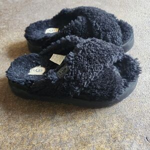 Platform UGG slide slipper 7.5